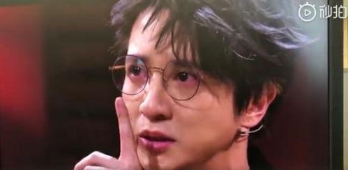 娱乐圈吃瓜talk易烊千玺,娱乐圈的瓜田，他的成长与蜕变